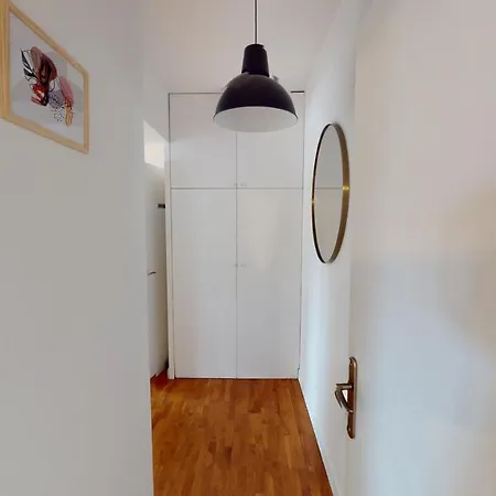 Live Like A Local Stylish 2br With Balcony & Parking