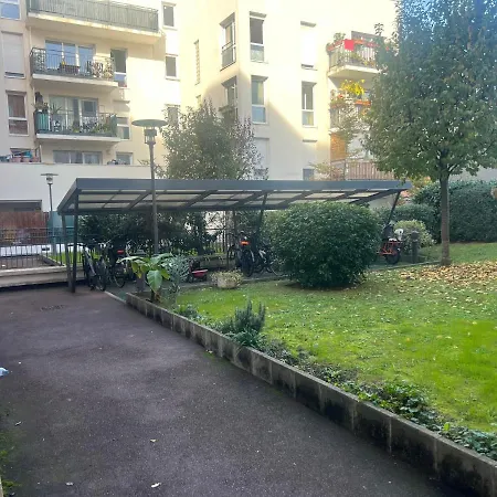 Live Like A Local Stylish 2br With Balcony & Parking Apartment