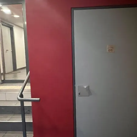 Live Like A Local Stylish 2br With Balcony & Parking Apartment