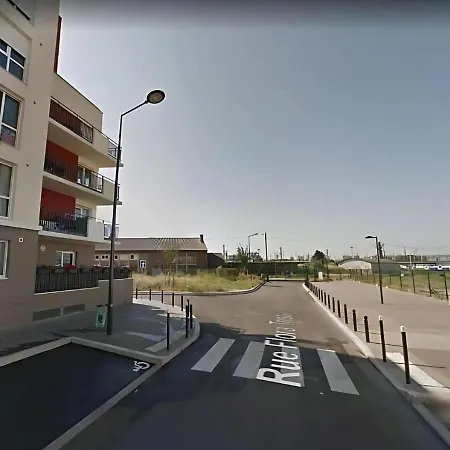 Live Like A Local Stylish 2br With Balcony & Parking Appartement